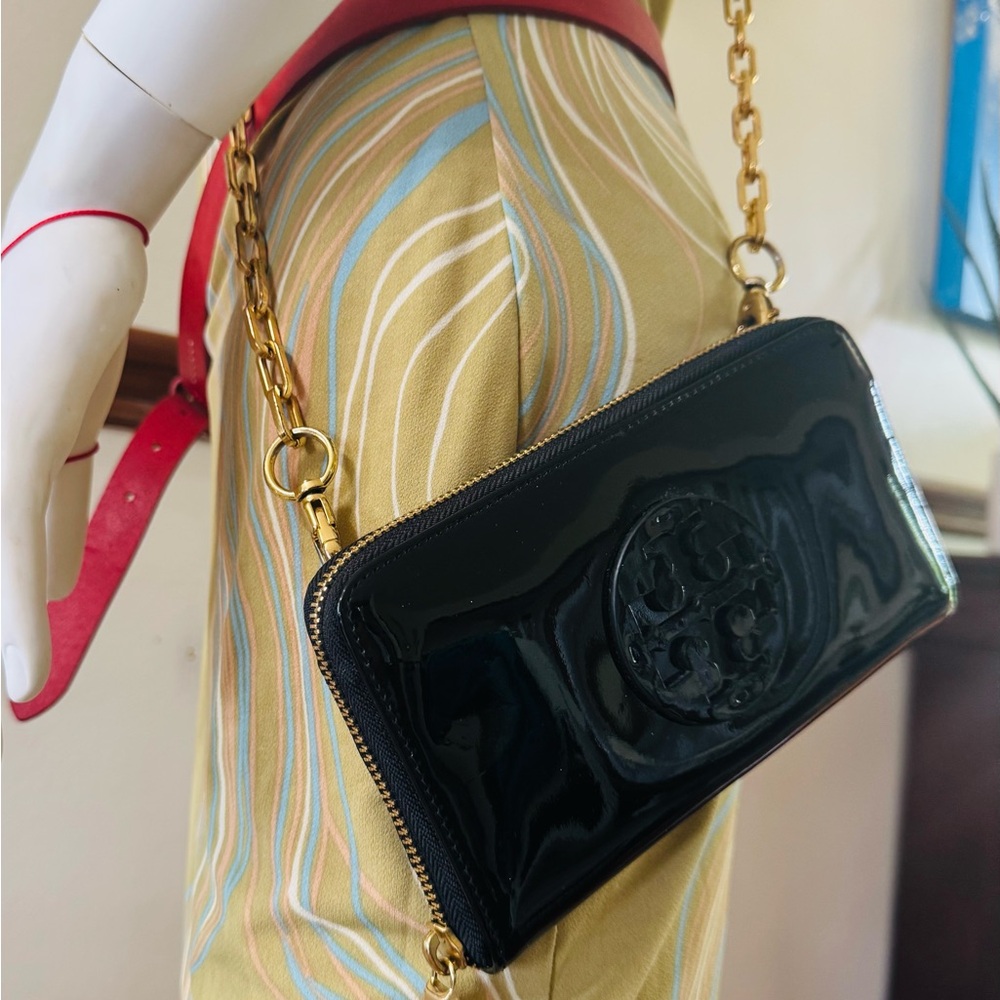 Tory Burch Wallet Black Patent Leather Zip Around Clutch Crossbody Bag